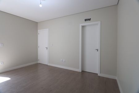 Casa à venda com 131m², 3 quartos e 2 vagasQuarto Suíte