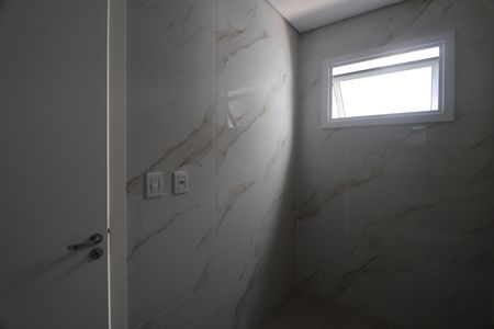 Casa à venda com 131m², 3 quartos e 2 vagasBanheiro