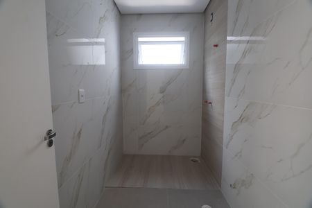 Casa à venda com 131m², 3 quartos e 2 vagasBanheiro suíte