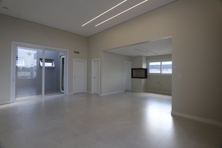 Sala de casa à venda com 3 quartos, 131m² em Estância Velha, Canoas