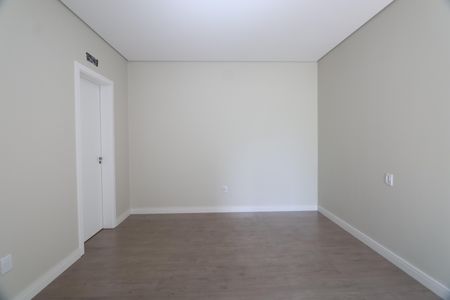 Casa à venda com 131m², 3 quartos e 2 vagasQuarto Suíte