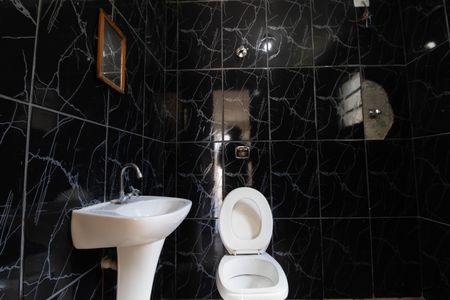 Casa para alugar com 92m², 3 quartos e 2 vagasBanheiro Social