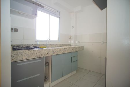 Cozinha de apartamento para alugar com 1 quarto, 44m² em Rubem Berta, Porto Alegre