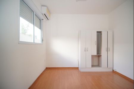 Quarto de apartamento para alugar com 1 quarto, 44m² em Rubem Berta, Porto Alegre