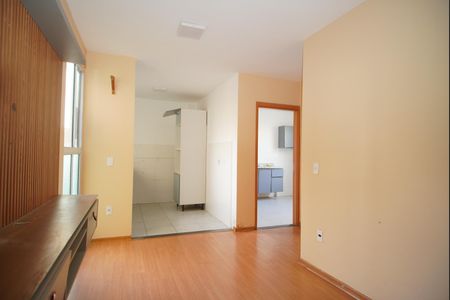 Sala de apartamento para alugar com 1 quarto, 44m² em Rubem Berta, Porto Alegre