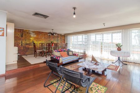 Casa à venda com 401m², 3 quartos e 2 vagasSala