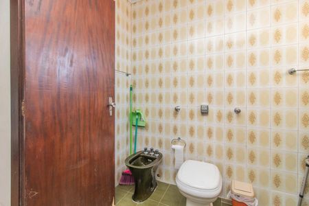 Casa à venda com 401m², 3 quartos e 2 vagasBanheiro do Quarto 1