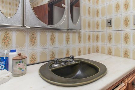 Casa à venda com 401m², 3 quartos e 2 vagasBanheiro do Quarto 1