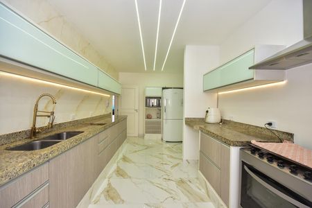 Apartamento à venda com 200m², 4 quartos e 3 vagasCozinha