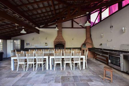 Apartamento à venda com 200m², 4 quartos e 3 vagasChurrasqueira