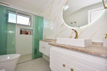 Apartamento à venda com 200m², 4 quartos e 3 vagasBanheiro Suíte 2