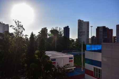 Apartamento à venda com 200m², 4 quartos e 3 vagasVista da Suíte 1