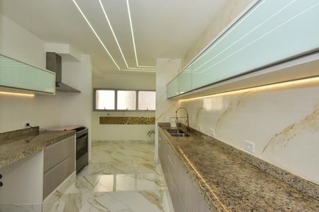 Apartamento à venda com 200m², 4 quartos e 3 vagasCozinha