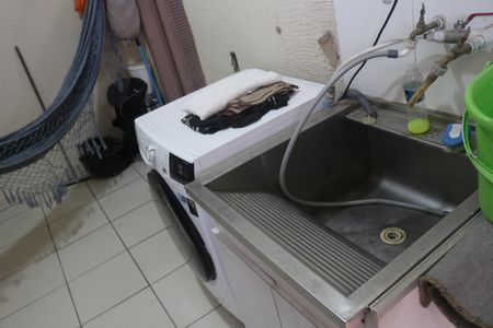 Casa à venda com 170m², 3 quartos e 2 vagasÁrea de Serviço