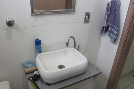 Casa à venda com 170m², 3 quartos e 2 vagasBanheiro 2