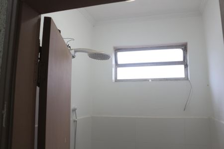 Casa à venda com 170m², 3 quartos e 2 vagasBanheiro 2