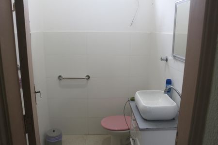 Casa à venda com 170m², 3 quartos e 2 vagasBanheiro 2
