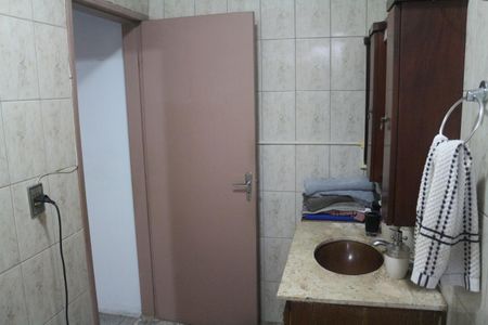 Casa à venda com 170m², 3 quartos e 2 vagasBanheiro 1