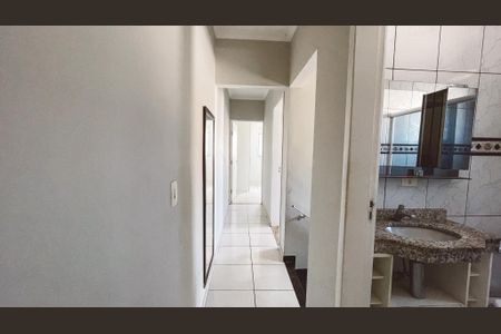 Corredor de casa à venda com 3 quartos, 240m² em Vila Romero, São Paulo