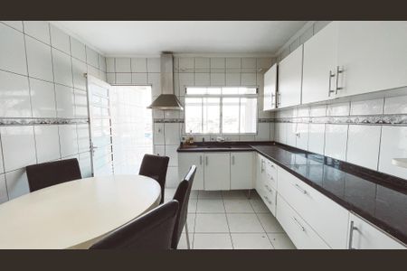 Casa à venda com 240m², 3 quartos e 4 vagasCozinha
