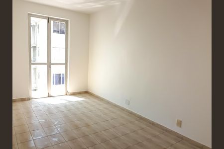 Apartamento à venda com 74m², 3 quartos e 1 vaga Apartamento à venda com 74m², 3 quartos e 1 vagaSala