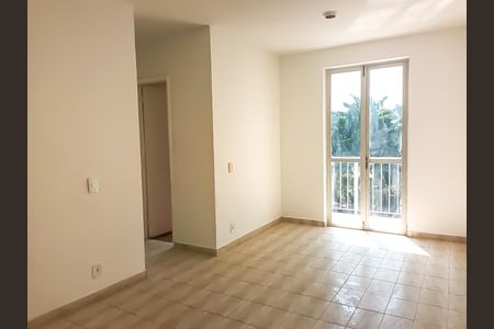 Apartamento à venda com 74m², 3 quartos e 1 vaga Apartamento à venda com 74m², 3 quartos e 1 vagaSala