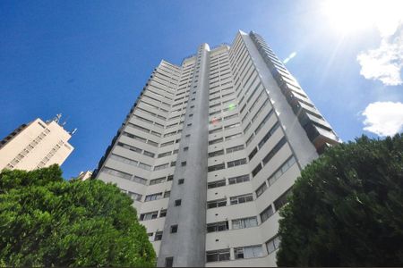 Apartamento à venda com 200m², 4 quartos e 3 vagasFachada