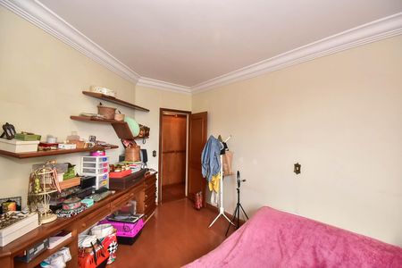 Apartamento à venda com 200m², 4 quartos e 3 vagasQuarto 2