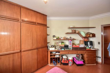 Apartamento à venda com 200m², 4 quartos e 3 vagasQuarto 2