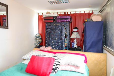 Quarto  de casa à venda com 1 quarto, 650m² em Del Castilho, Rio de Janeiro