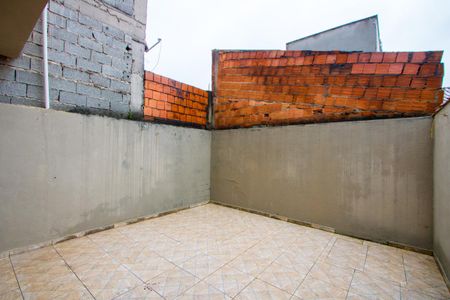 Casa para alugar com 60m², 2 quartos e sem vagaQuintal