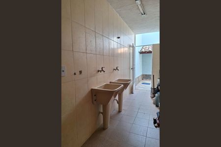 Casa à venda com 400m², 7 quartos e 5 vagas Casa à venda com 400m², 7 quartos e 5 vagasÁrea de Serviço