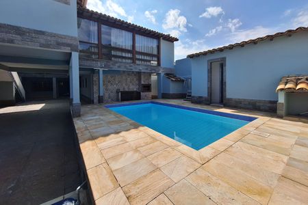 Casa à venda com 400m², 7 quartos e 5 vagas Casa à venda com 400m², 7 quartos e 5 vagasQuintal