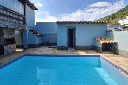 Casa à venda com 400m², 7 quartos e 5 vagas Casa à venda com 400m², 7 quartos e 5 vagasQuintal