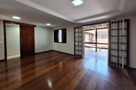 Casa à venda com 400m², 7 quartos e 5 vagas Casa à venda com 400m², 7 quartos e 5 vagasSuíte 4