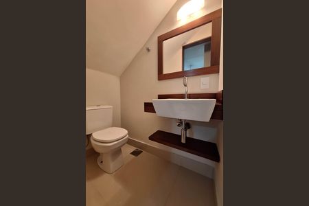 Casa à venda com 400m², 7 quartos e 5 vagas Casa à venda com 400m², 7 quartos e 5 vagasLavabo