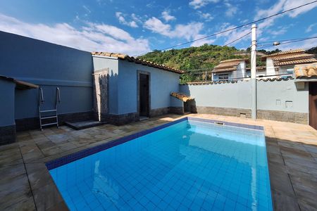 Casa à venda com 400m², 7 quartos e 5 vagas Casa à venda com 400m², 7 quartos e 5 vagasQuintal