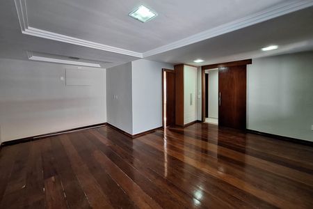 Casa à venda com 400m², 7 quartos e 5 vagas Casa à venda com 400m², 7 quartos e 5 vagasSuíte 4