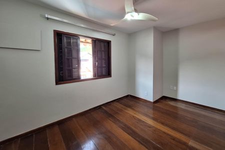 Casa à venda com 400m², 7 quartos e 5 vagas Casa à venda com 400m², 7 quartos e 5 vagasQuarto 2