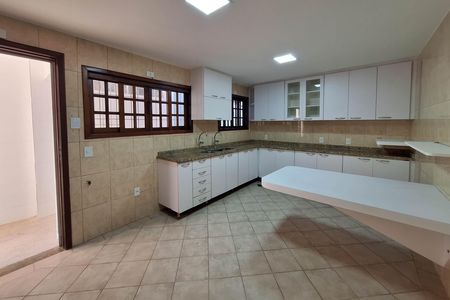 Casa à venda com 400m², 7 quartos e 5 vagas Casa à venda com 400m², 7 quartos e 5 vagasCozinha