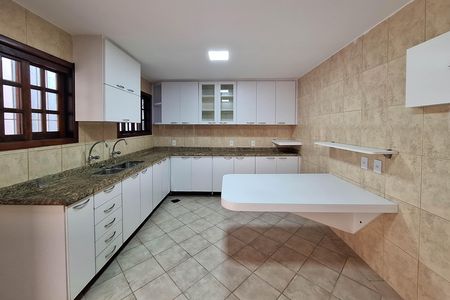 Casa à venda com 400m², 7 quartos e 5 vagas Casa à venda com 400m², 7 quartos e 5 vagasCozinha