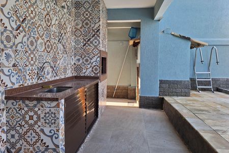 Casa à venda com 400m², 7 quartos e 5 vagas Casa à venda com 400m², 7 quartos e 5 vagasQuintal