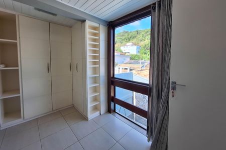 Casa à venda com 400m², 7 quartos e 5 vagas Casa à venda com 400m², 7 quartos e 5 vagasQuarto 3