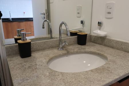 Banheiro de kitnet/studio à venda com 1 quarto, 23m² em Vila Mariana, São Paulo