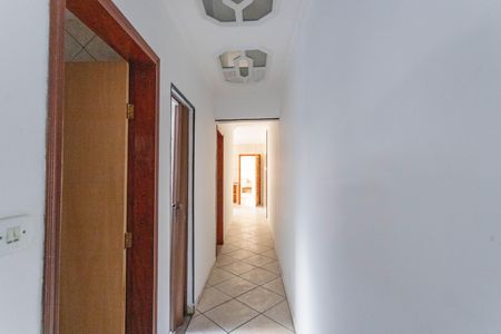 Casa à venda com 330m², 4 quartos e 6 vagasCorredor