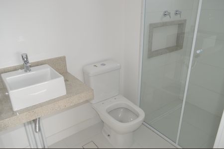 Apartamento à venda com 81m², 2 quartos e 2 vagasBanheiro da Suíte 1