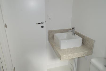 Apartamento à venda com 81m², 2 quartos e 2 vagasBanheiro da Suíte 2