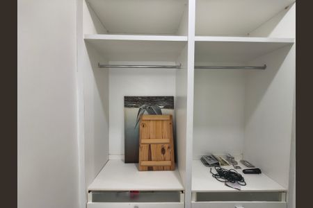Casa de condomínio à venda com 1200m², 5 quartos e 2 vagasCloset Suíte 3