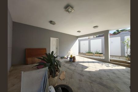 Casa de condomínio à venda com 1200m², 5 quartos e 2 vagasVaranda - Quintal