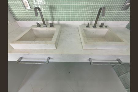 Casa de condomínio à venda com 1200m², 5 quartos e 2 vagasBanheiro Suíte 5 